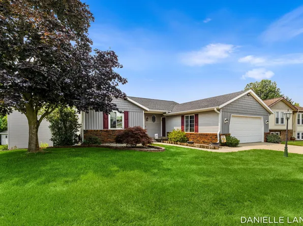 5809 Promise Dr SE, Kentwood, MI 49508