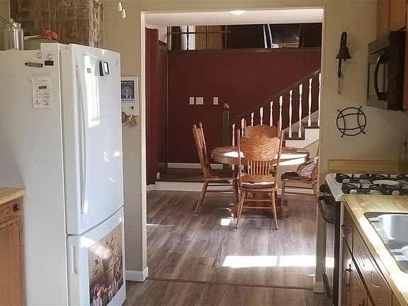 3rd image of 402 Lindberg Ave