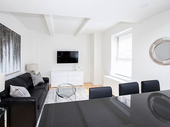 2nd image of 150 W 51st St APT 1521