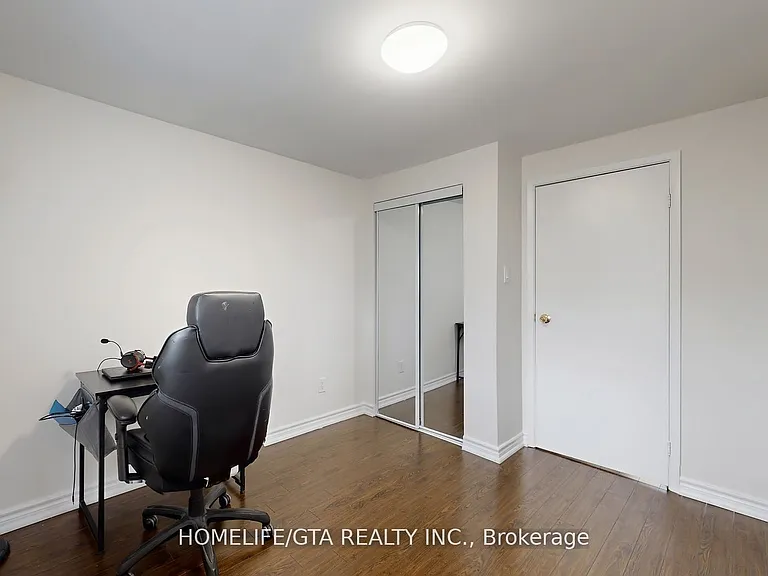 8 Whiteleas Ave — Photo 29