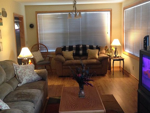 5th image of 2427 Prentiss Ave