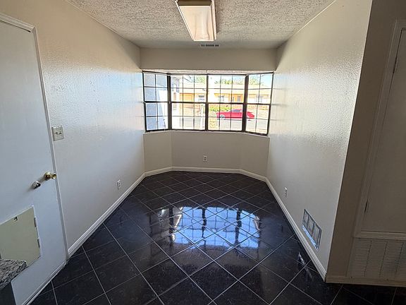 5th image of 1600 Bunker Hill Ct SE
