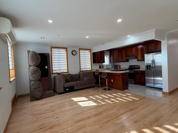 18900 44th Ave, Flushing, NY 11358