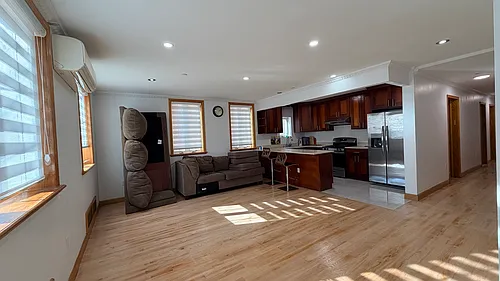 18900 44th Ave Photo 1