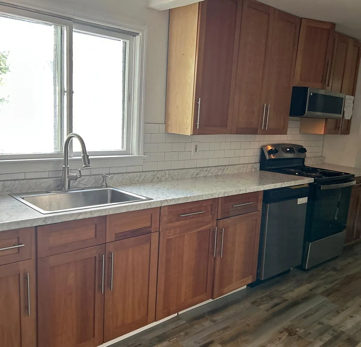 3 bed, 1300 sqft, $2,700 — Photo 1