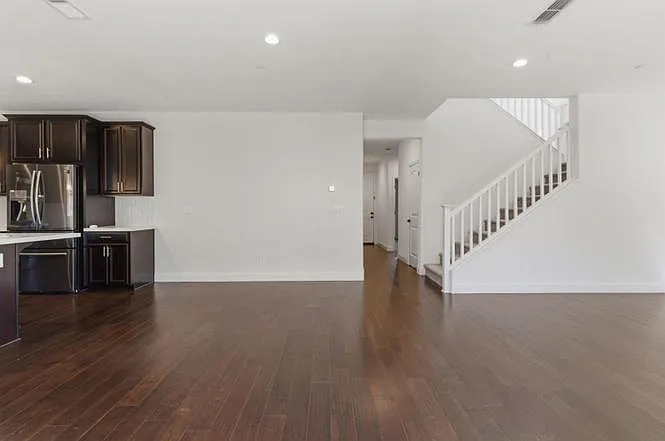 510 E Albertina Ave — Photo 7