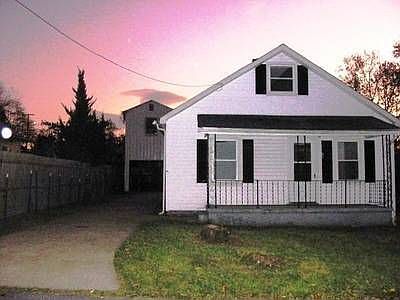 2nd image of 104 Concord Pl