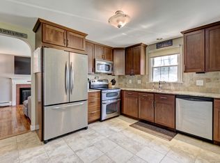 40 Lyondale Rd, Newington, CT 06111