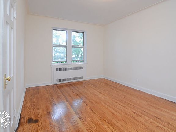 4th image of 383 E 17th St APT B4