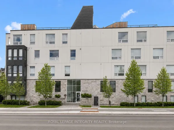 150 Greenfield Ave #204, Ottawa, ON K1S 5W6