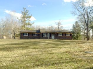 9451 Oakhill Rd, Holly, MI 48442