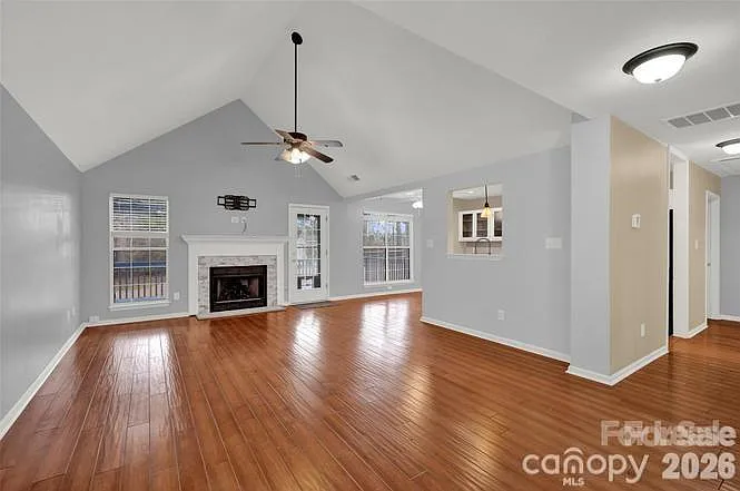 9117 Strattonville Ct — Photo 2