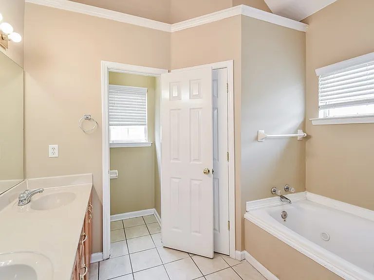 4599 Tulip Bend Dr — Photo 12