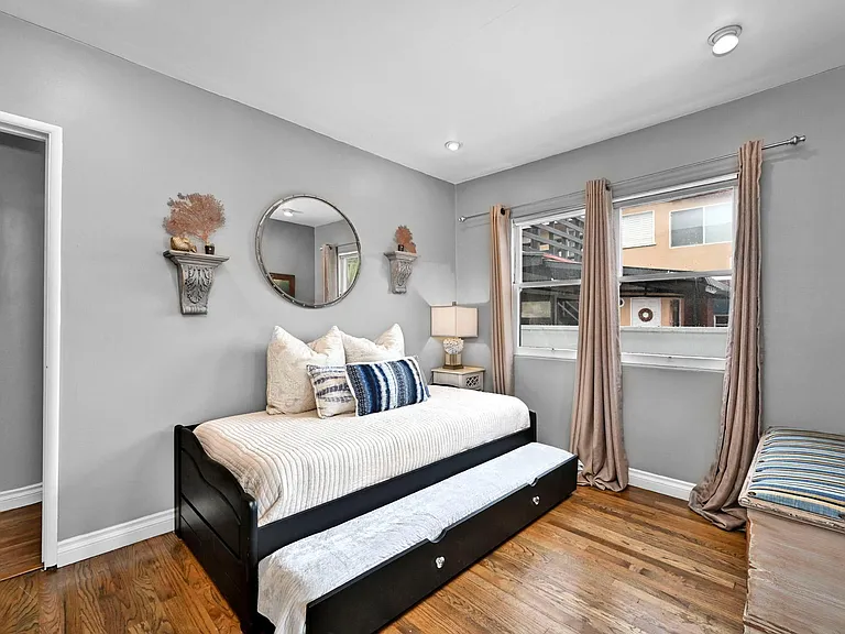 1405 W Bay Ave — Photo 31
