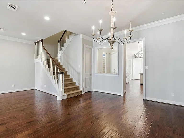 7535 Olympia Dr — Photo 12