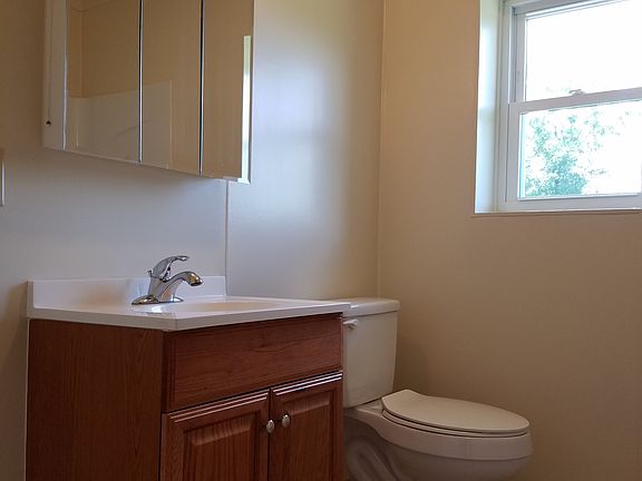 2nd image of 100 Creekside Dr