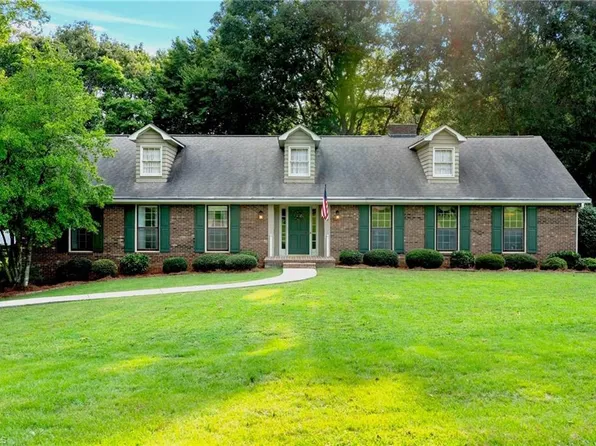 3440 Dixiana Ln, Pfafftown, NC 27040
