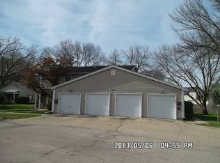 1331 N Glen Cir APT C, Aurora, IL 60506