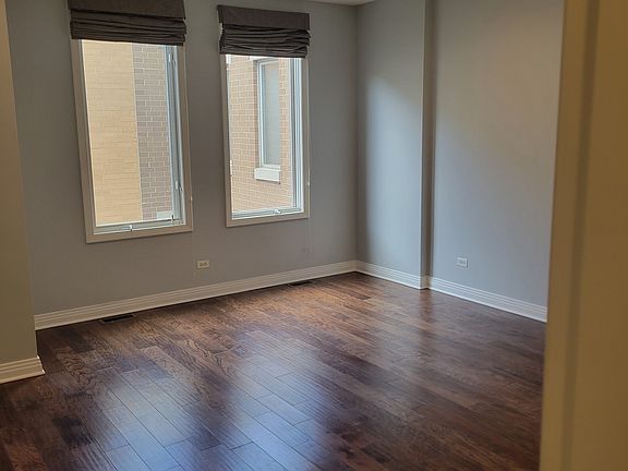 5th image of 849 W Ohio St Unit 16