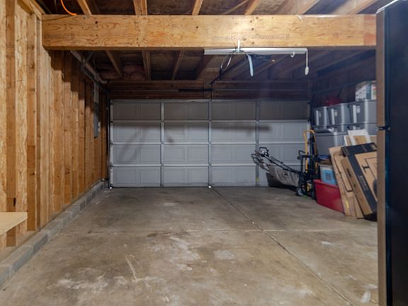 4th image of 657 Fern St