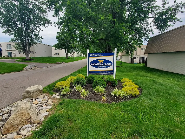 Saratoga Apartments - STA — Photo 2