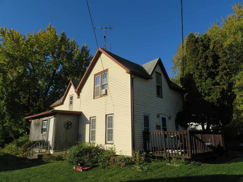 2nd image of 806 L Ave
