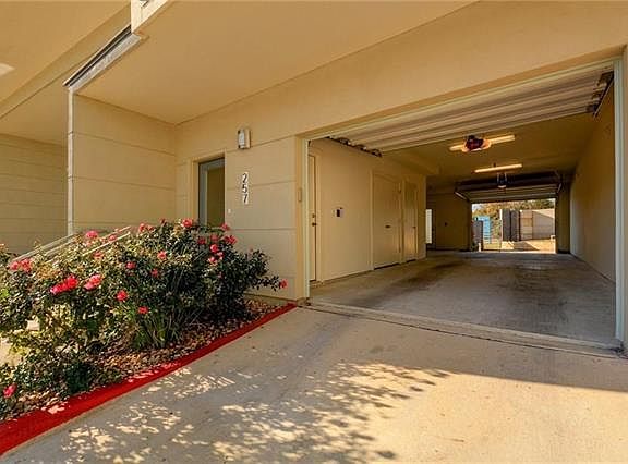 4th image of 604 N Bluff Dr #257