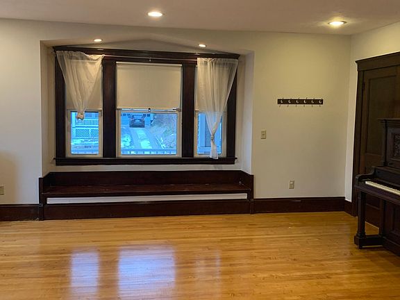 Front Room w/ window seat