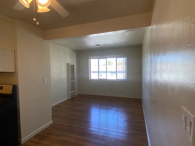 1101 Frankfurt Ave #7 — Photo 1