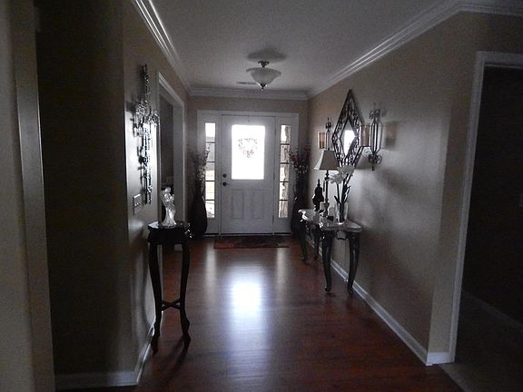 2nd image of 3090 Green Acres Ln