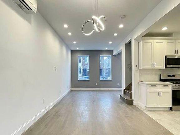 5th image of 1736 E 4th St #1C