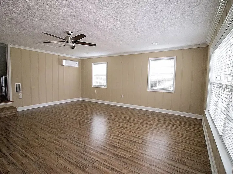 3708 Black Gum Dr — Photo 2