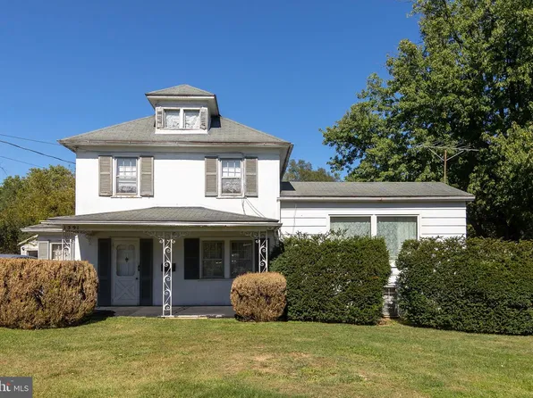 1591 Woodstock Ln, Winchester, VA 22602
