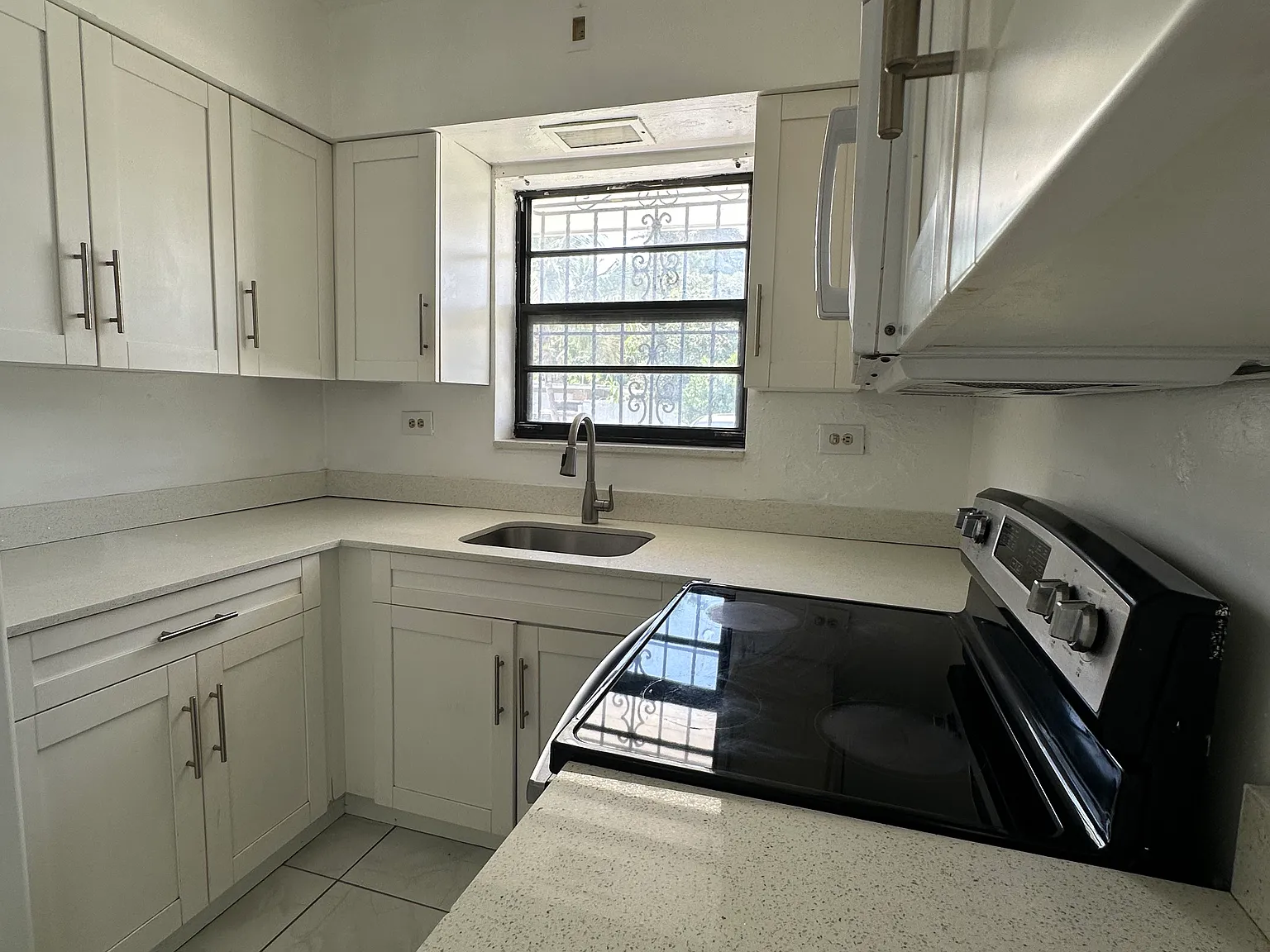 1 bed, $1,700 — Photo 2