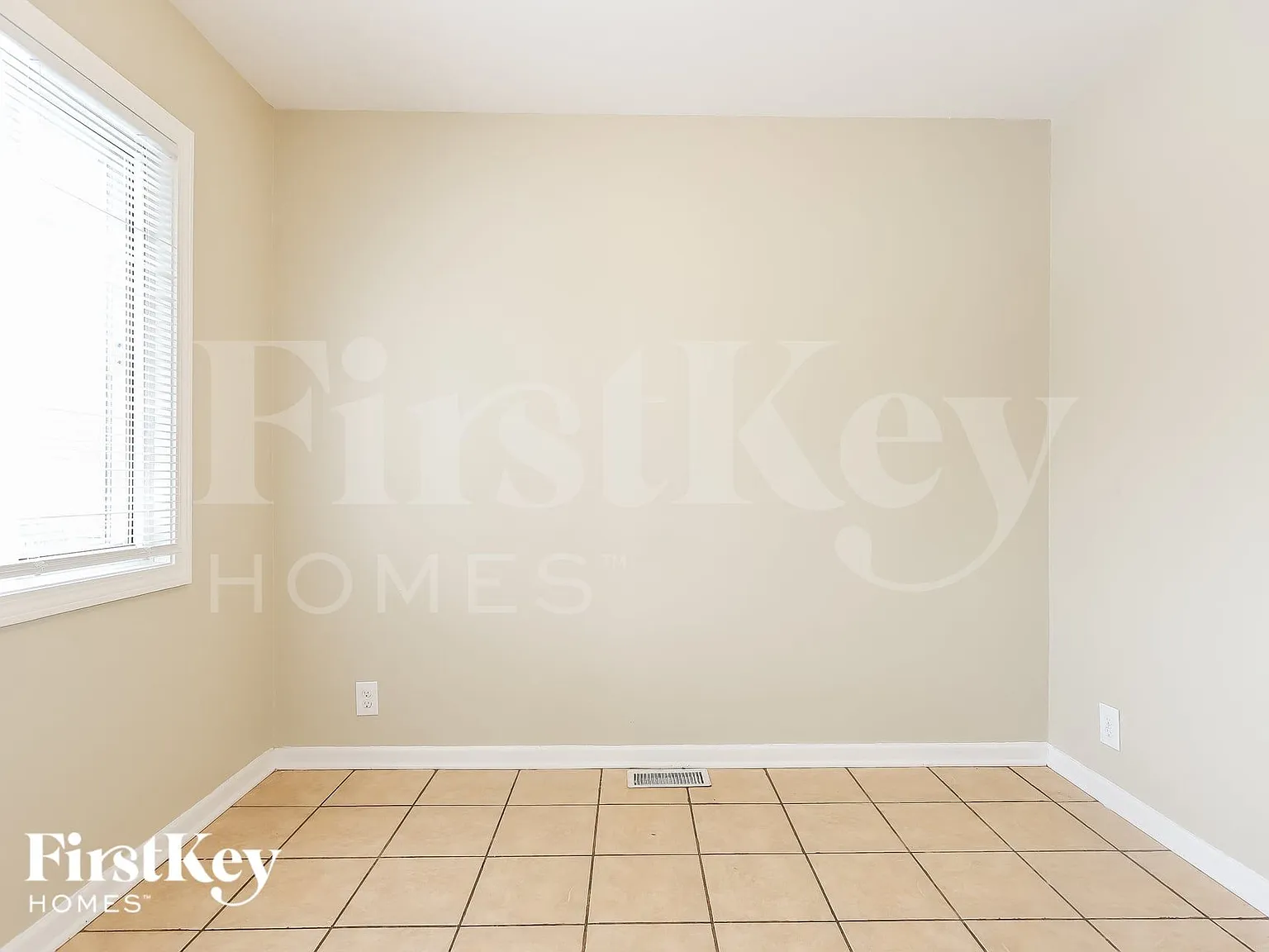 4 bed, 2.0 bath, 1808 sqft, $2,675 — Photo 4
