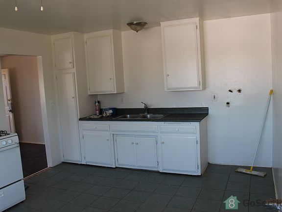 4th image of 822 E Colden Ave
