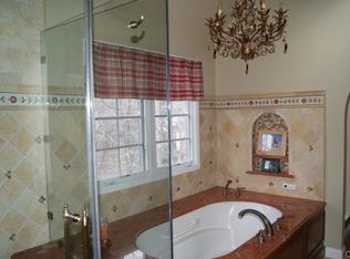 13 Maplewood Dr, Danbury, CT 06811