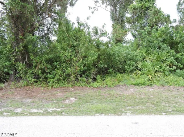 4752/4754 28th St SW, Lehigh Acres, FL 33973