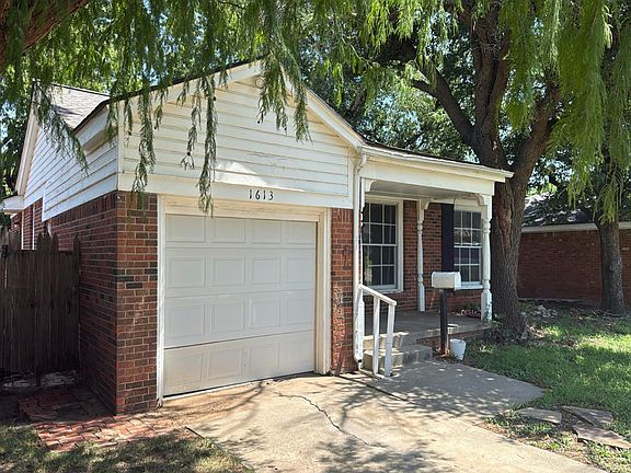 3rd image of 1613 Andover Ct