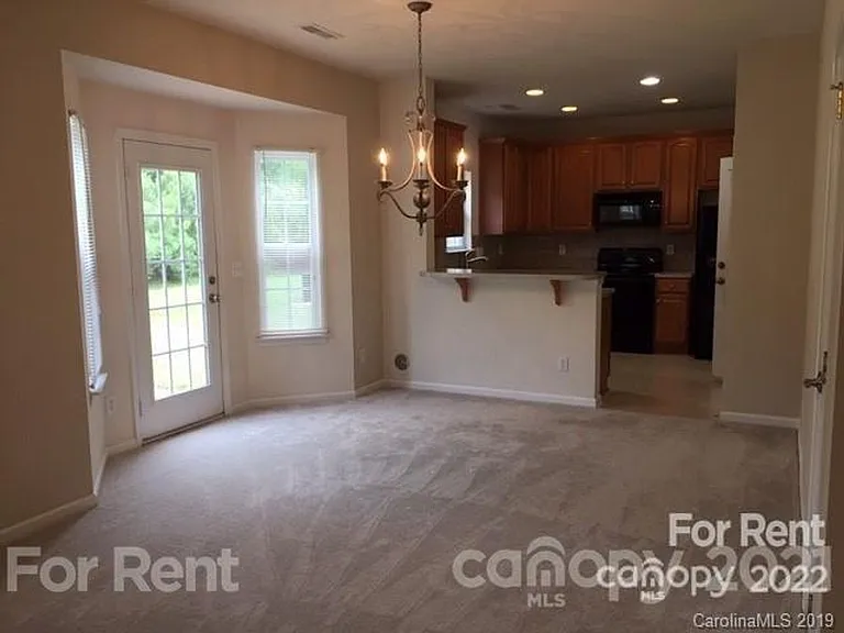 17418 Westmill Ln — Photo 6