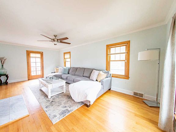 2nd image of 759 Laurel Ave