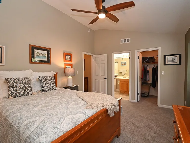 122 Tivoli Ln — Photo 9
