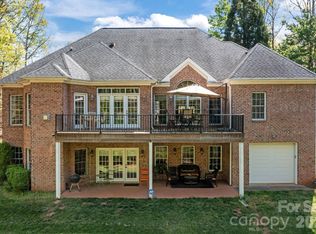 120 Laurel Ridge Dr, Statesville, NC 28677