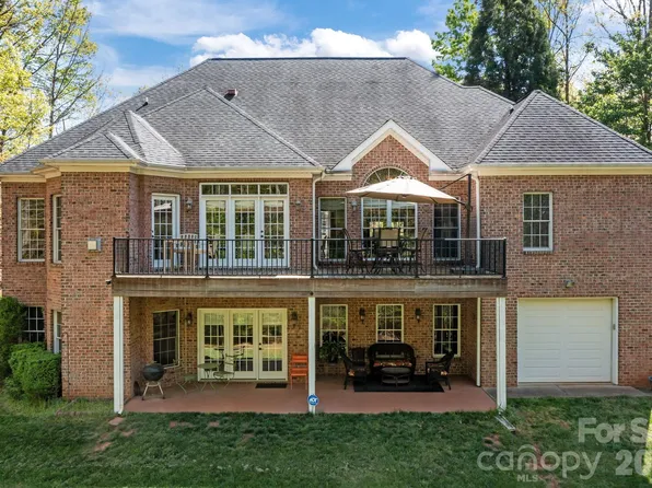 120 Laurel Ridge Dr, Statesville, NC 28677
