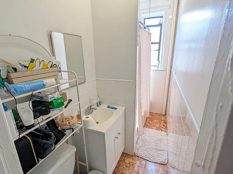 914 42nd St #B5 — Photo 10