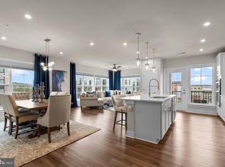 100 Saint Ives Pl #302, Oxon Hill, MD 20745