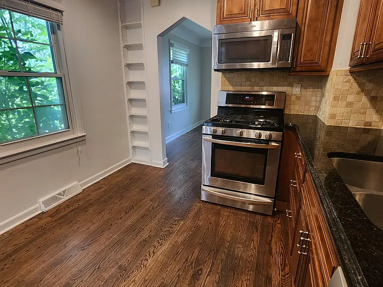30066 Brentwood St — Photo 5