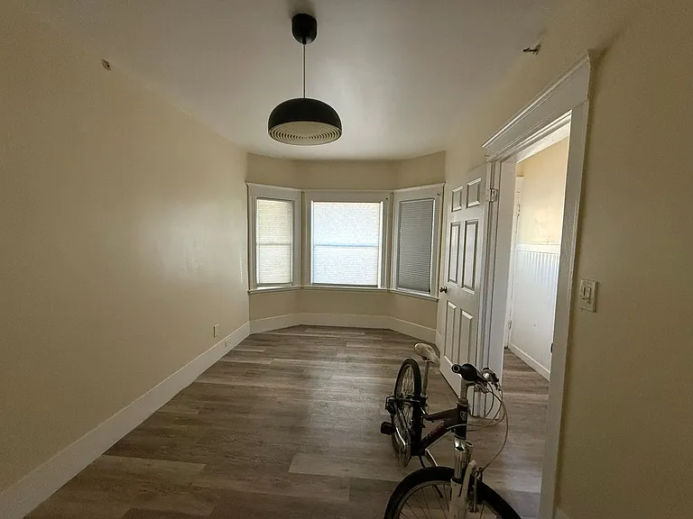 2535 Filbert Street — Photo 18