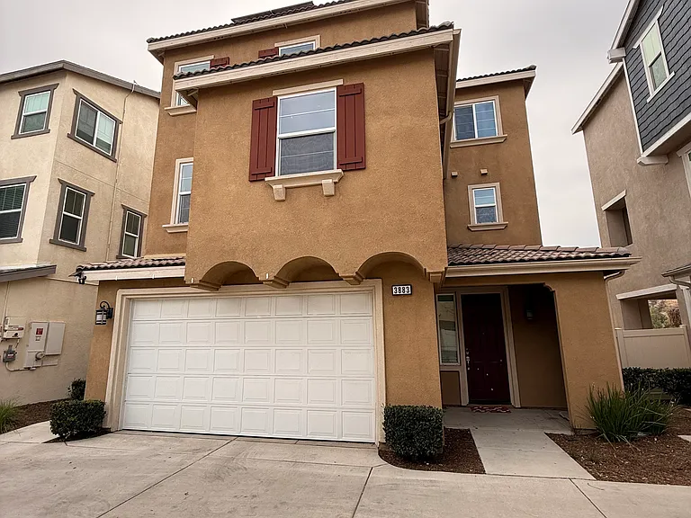 Iron Mountain Cir — Photo 1