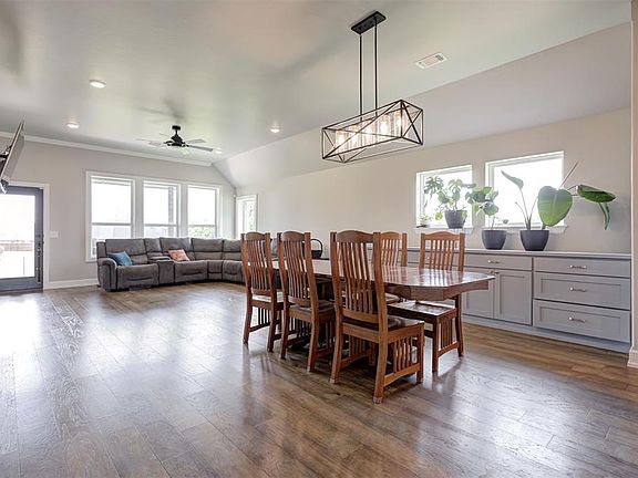 4th image of 13501 Hickory Way